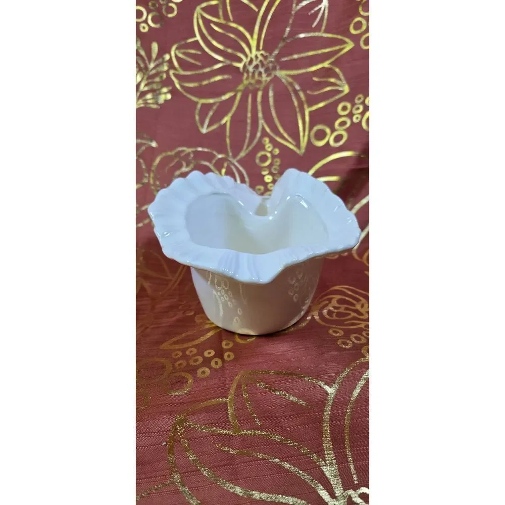 Atlantic Mold Self Watering Shell Planter
